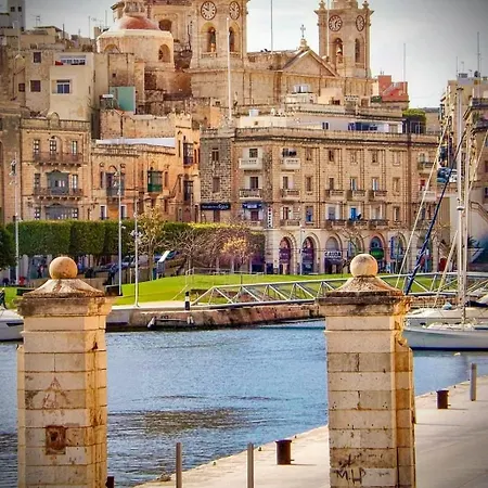 The Wanderlust Haven דירה